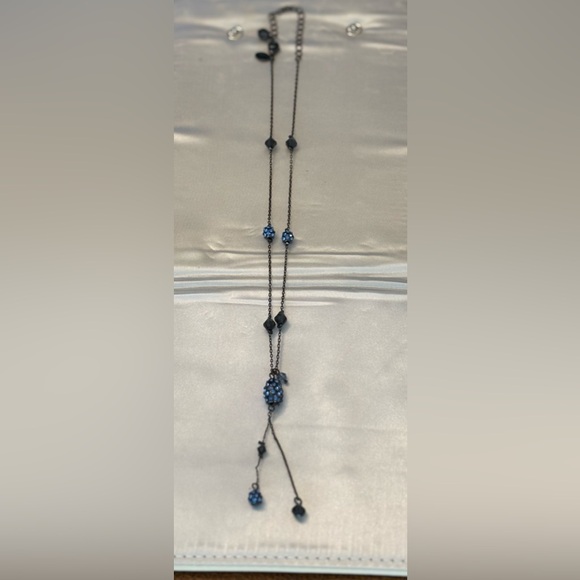 Elegant Blue Beaded Necklace and matching earrings set - Picture 2 of 8